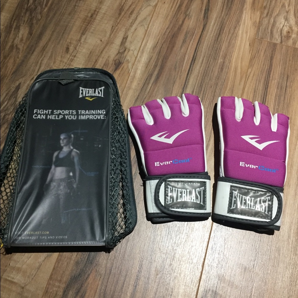 Everlast woman’s punching gloves
